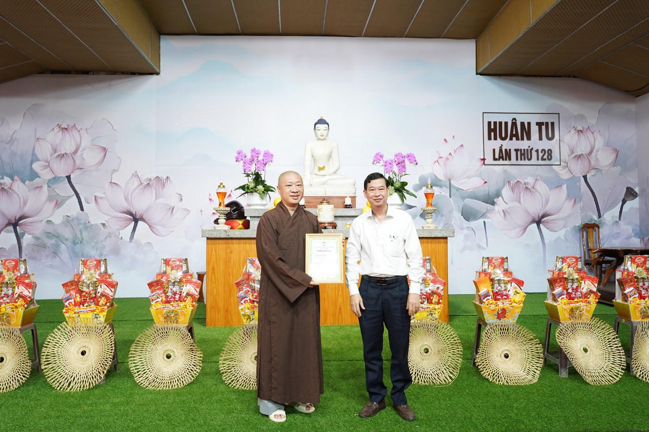 Gói trọn yêu thương trong những phần quà Tết nghĩa tình tại xã Long Thành插图2