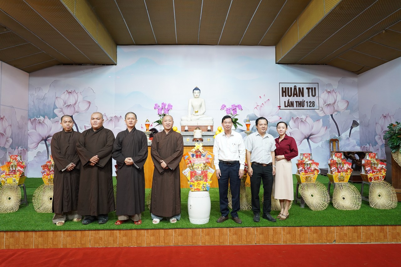 Gói trọn yêu thương trong những phần quà Tết nghĩa tình tại xã Long Thành插图3