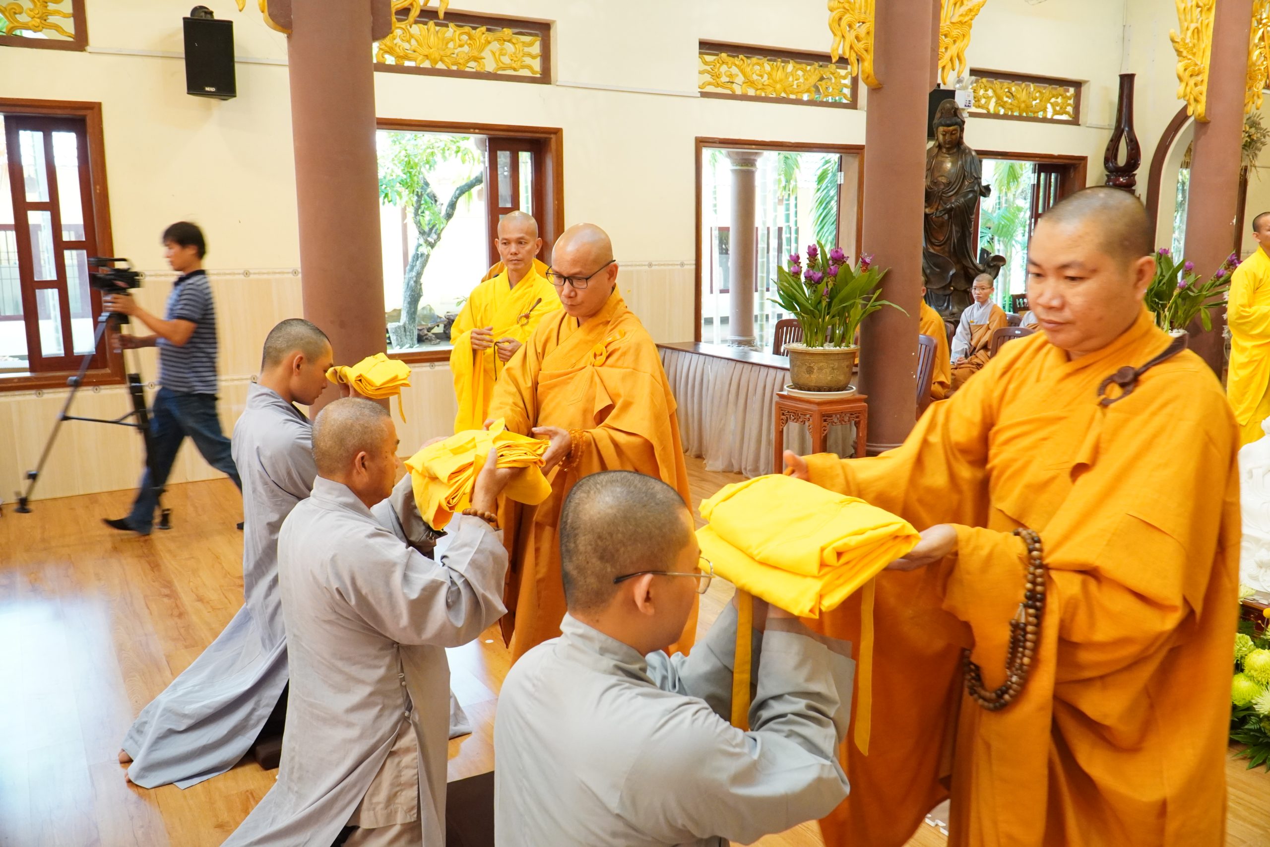 Lễ bế mạc khoá tu “Xuất gia gieo duyên lần 2” với nhiều cảm xúc bùi ngùi, biết ơn của chư hành giả tham dự khoá tu插图10