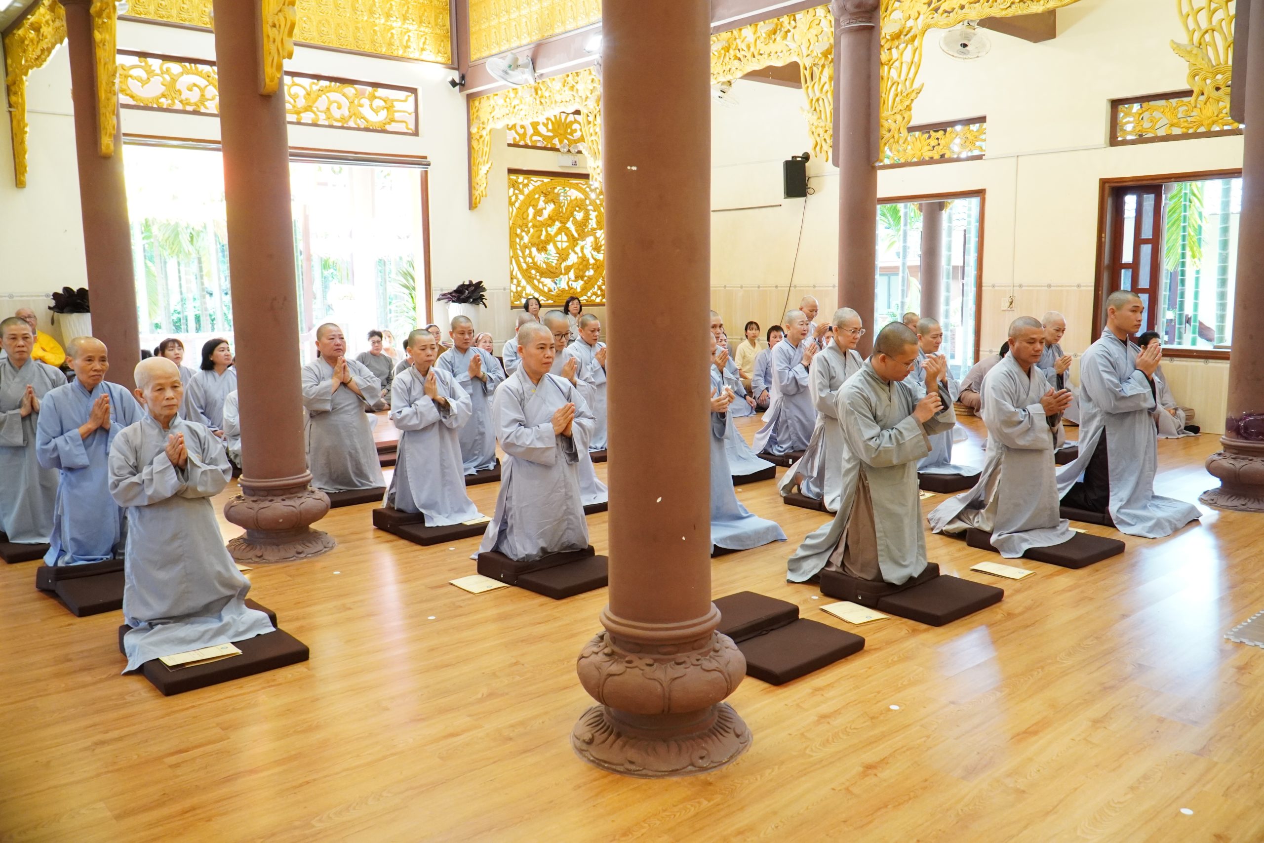 Lễ bế mạc khoá tu “Xuất gia gieo duyên lần 2” với nhiều cảm xúc bùi ngùi, biết ơn của chư hành giả tham dự khoá tu插图11