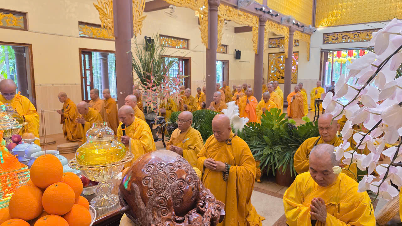 THIÊNG LIÊNG LỄ BỐ-TÁT ĐỊNH KỲ VÀ TƯỞNG NIỆM NGÀY ĐỨC PHẬT NHẬP NIẾT-BÀN插图