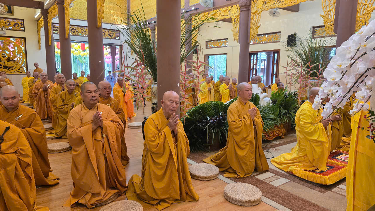 THIÊNG LIÊNG LỄ BỐ-TÁT ĐỊNH KỲ VÀ TƯỞNG NIỆM NGÀY ĐỨC PHẬT NHẬP NIẾT-BÀN插图1