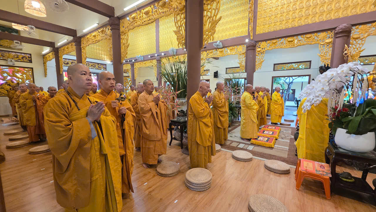 THIÊNG LIÊNG LỄ BỐ-TÁT ĐỊNH KỲ VÀ TƯỞNG NIỆM NGÀY ĐỨC PHẬT NHẬP NIẾT-BÀN插图2