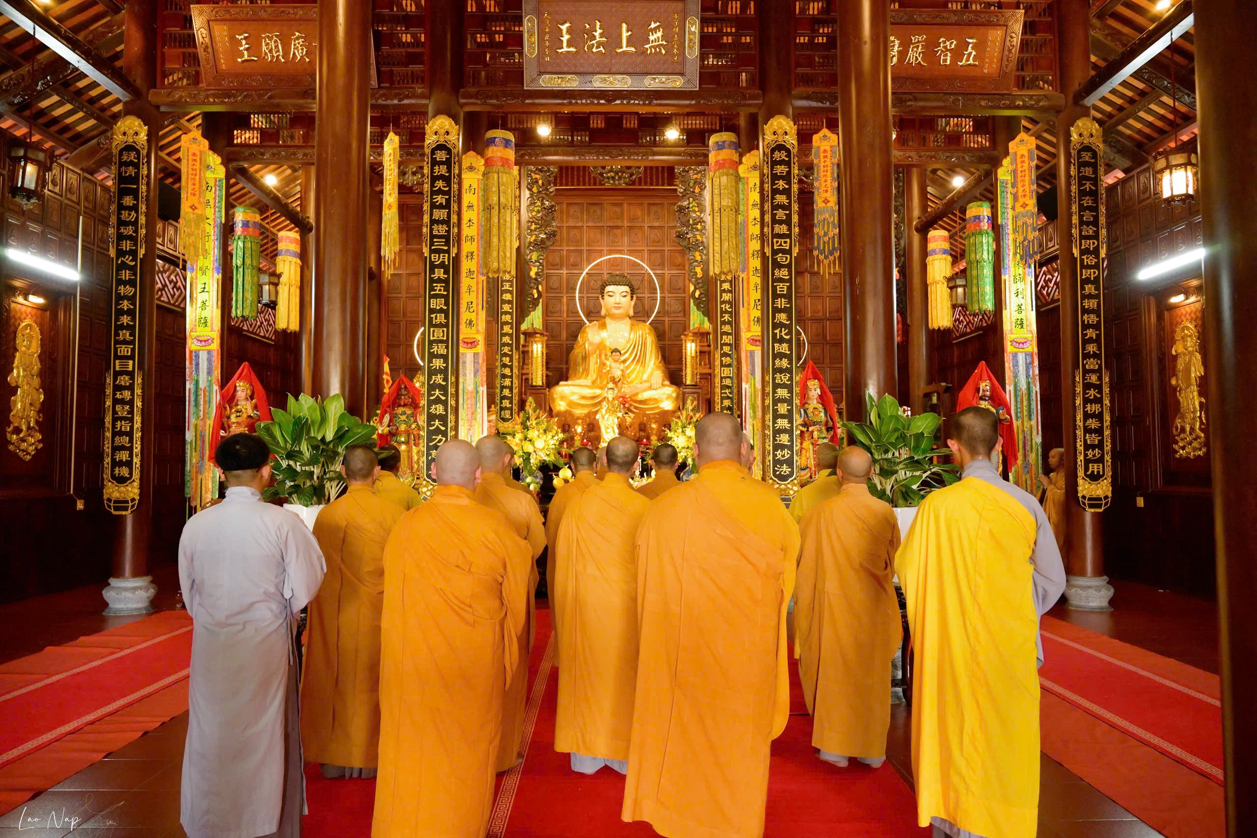 Chư Tăng Viện Chuyên Tu đảnh lễ giác linh chư vị Tổ sư nhân ngày Huý nhật tổ khai sơn tổ đình Long Khánh插图