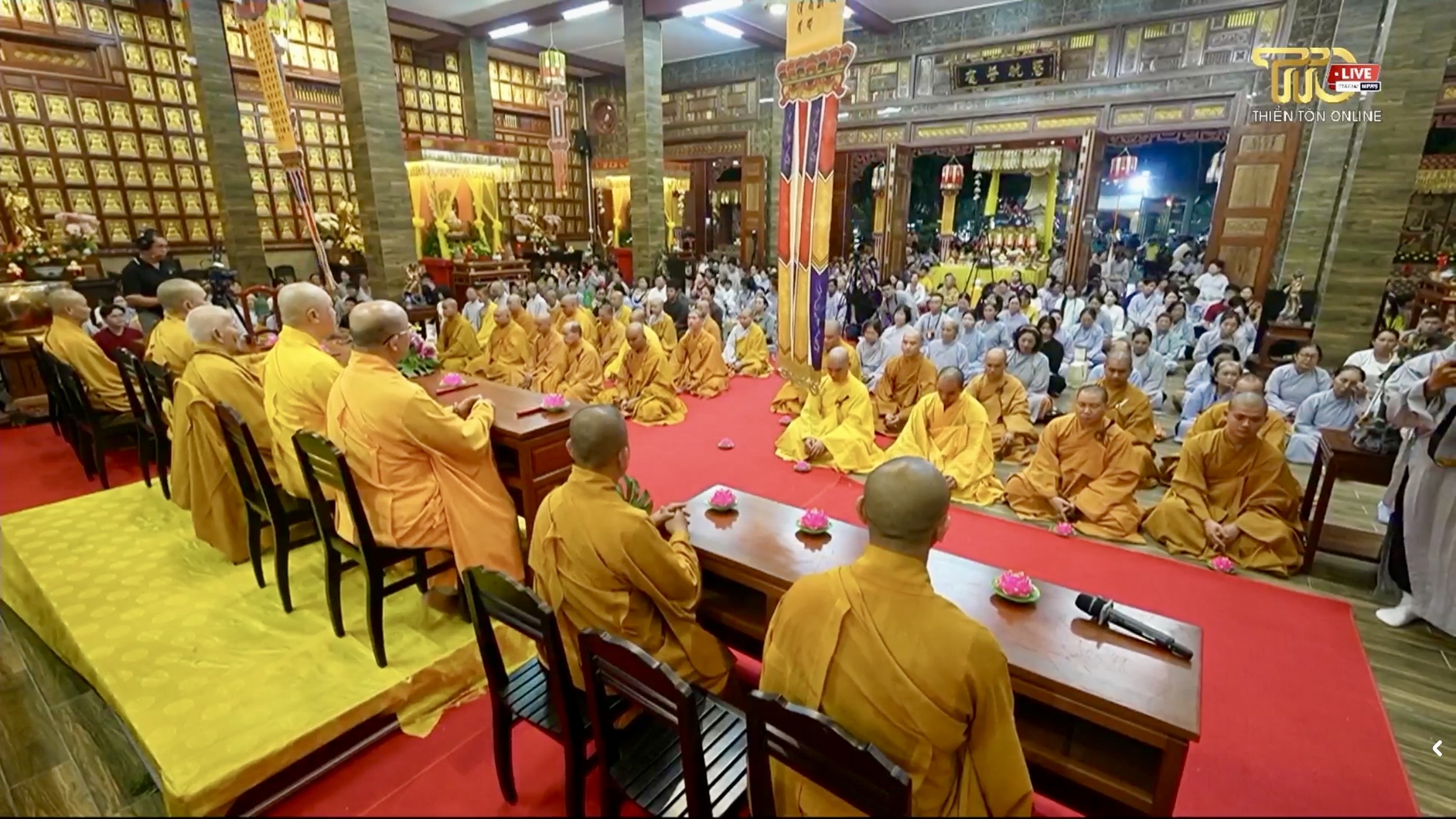 Lễ Huý kỵ lần thứ 80 cố hoà thượng Ân sư thượng Huệ hạ Pháp và lễ thắp nến hoa đăng khánh tạ tôn tượng Quan Âm, cầu nguyện quốc thái dân an, chúng sanh an lạc插图7