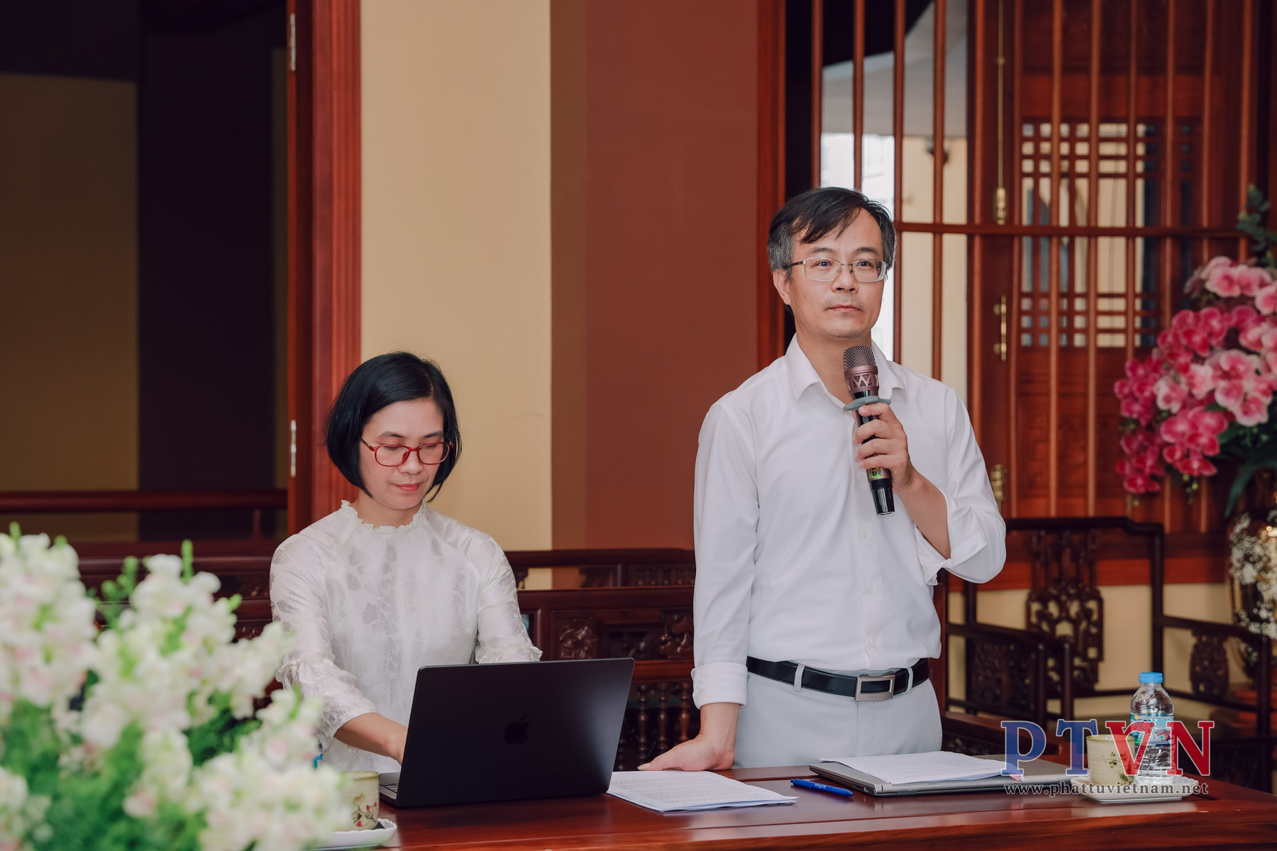 Hội đồng Biên tập Dự án Kinh điển phương Đông đến thăm và làm việc tại Trung tâm Dịch thuật Hán Nôm Huệ Quang (Tp.HCM)插图4 Hội đồng Biên tập Dự án Kinh điển phương Đông đến thăm và làm việc tại Trung tâm Dịch thuật Hán Nôm Huệ Quang (Tp.HCM)插图4