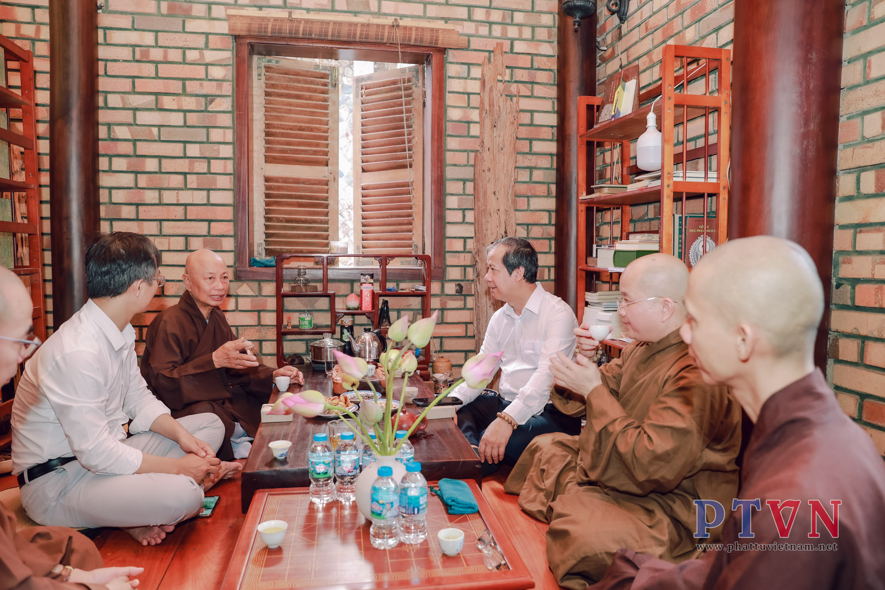 Hội đồng Biên tập Dự án Kinh điển phương Đông đến thăm và làm việc tại Trung tâm Dịch thuật Hán Nôm Huệ Quang (Tp.HCM)插图23