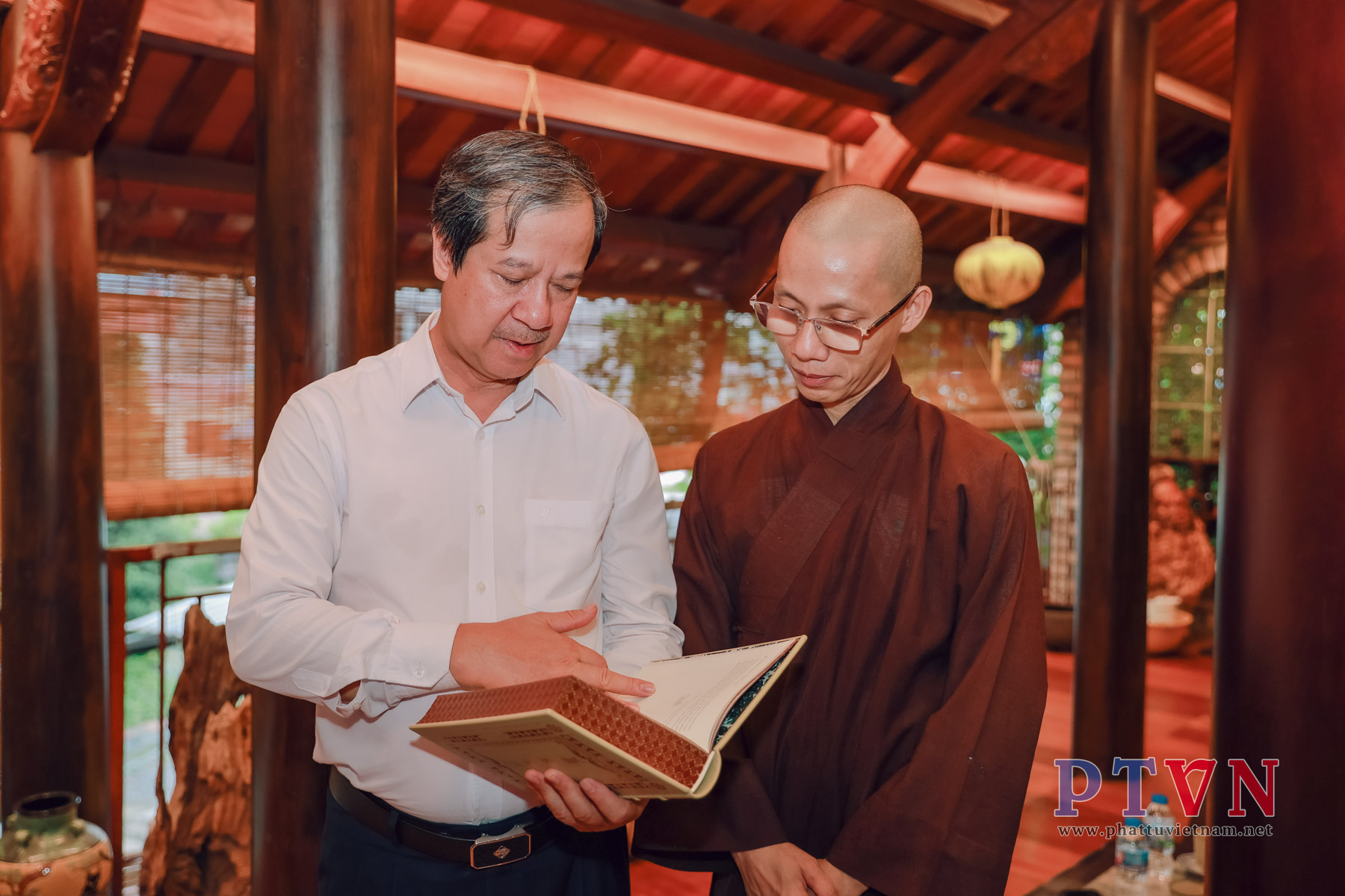 Hội đồng Biên tập Dự án Kinh điển phương Đông đến thăm và làm việc tại Trung tâm Dịch thuật Hán Nôm Huệ Quang (Tp.HCM)插图24