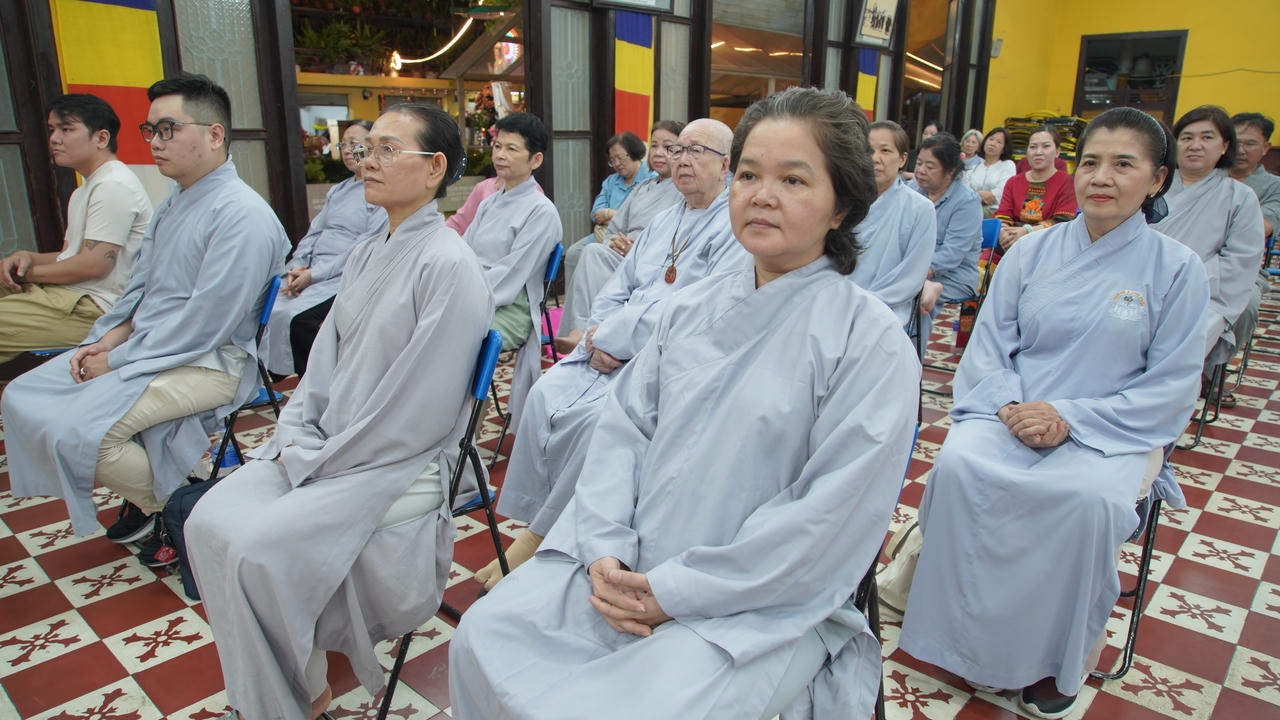 Chủ đề: “BUÔNG XUỐNG CÁI ‘TÔI’, CỘI NGUỒN CỦA THONG DONG” 插图11