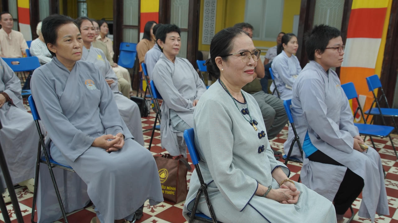 Chủ đề: “BUÔNG XUỐNG CÁI ‘TÔI’, CỘI NGUỒN CỦA THONG DONG” 插图12