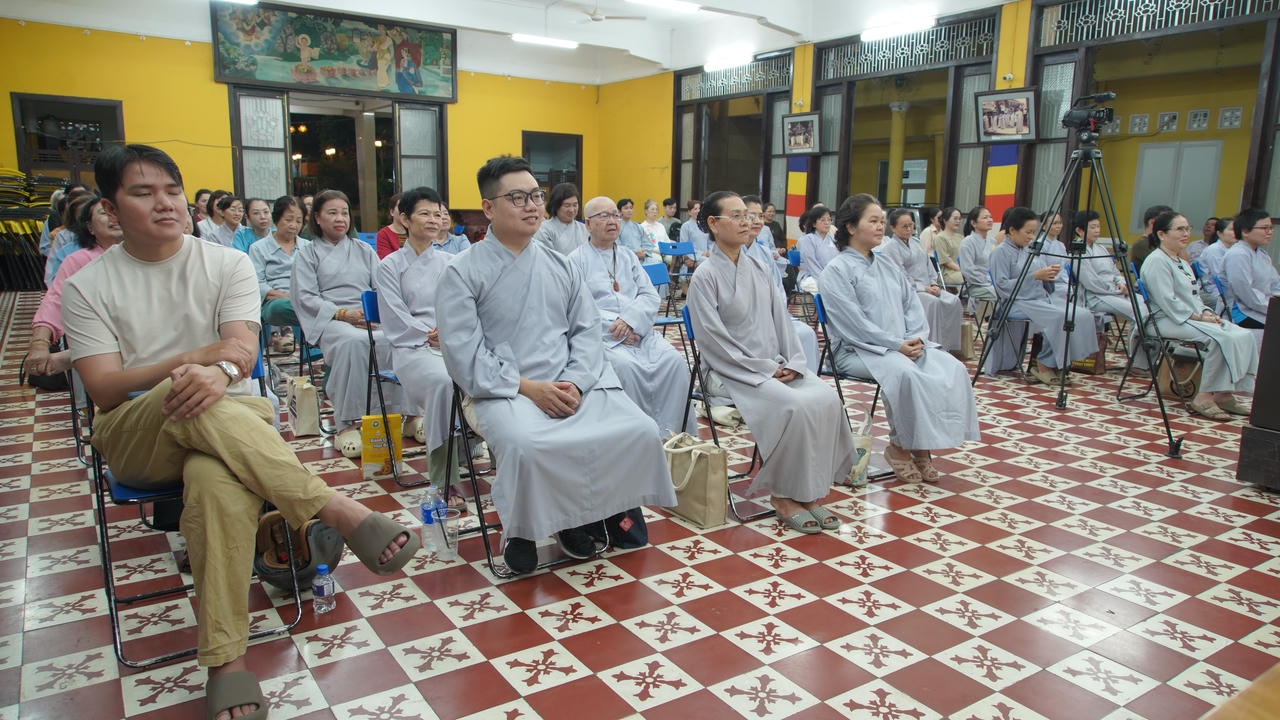 Chủ đề: “BUÔNG XUỐNG CÁI ‘TÔI’, CỘI NGUỒN CỦA THONG DONG” 插图13