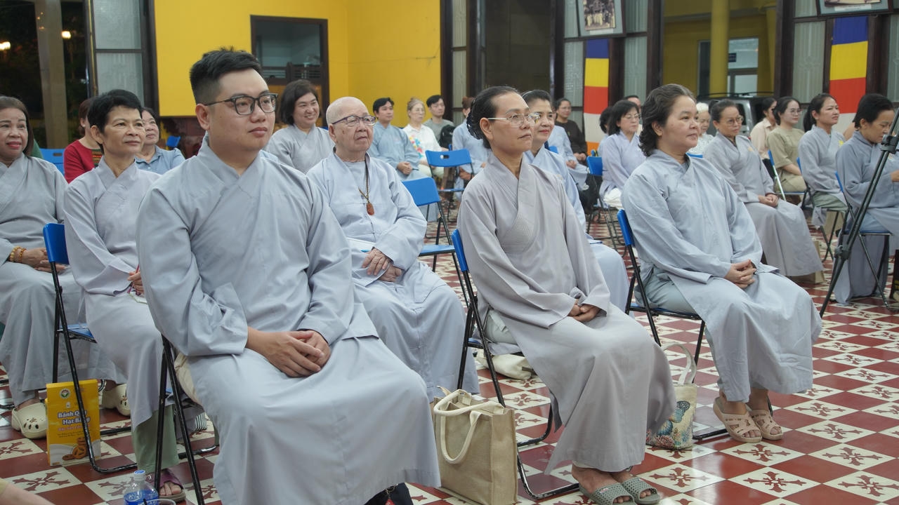 Chủ đề: “BUÔNG XUỐNG CÁI ‘TÔI’, CỘI NGUỒN CỦA THONG DONG” 插图14