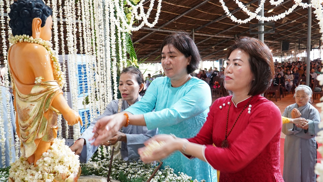 KHÓA HUÂN TU LẦN THỨ 131 – LỄ TẮM PHẬT PL.2570 TẠI VIỆN CHUYÊN TU插图19