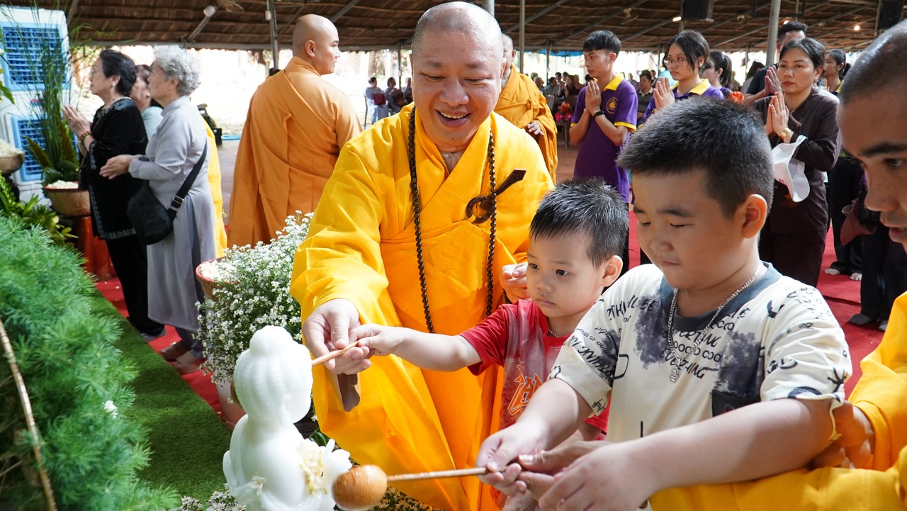 KHÓA HUÂN TU LẦN THỨ 131 – LỄ TẮM PHẬT PL.2570 TẠI VIỆN CHUYÊN TU插图20