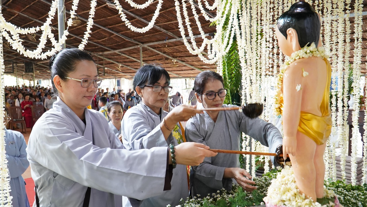 KHÓA HUÂN TU LẦN THỨ 131 – LỄ TẮM PHẬT PL.2570 TẠI VIỆN CHUYÊN TU插图21