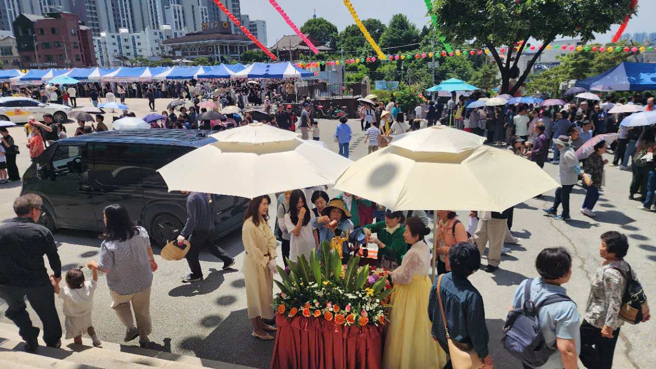 ĐẠO TRÀNG VIỆN CHUYÊN TU HÀN QUỐC THAM DỰ VÀ CÚNG DƯỜNG ĐẠI LỄ PHẬT ĐẢN TẠI CHÙA MINH TRANG插图10