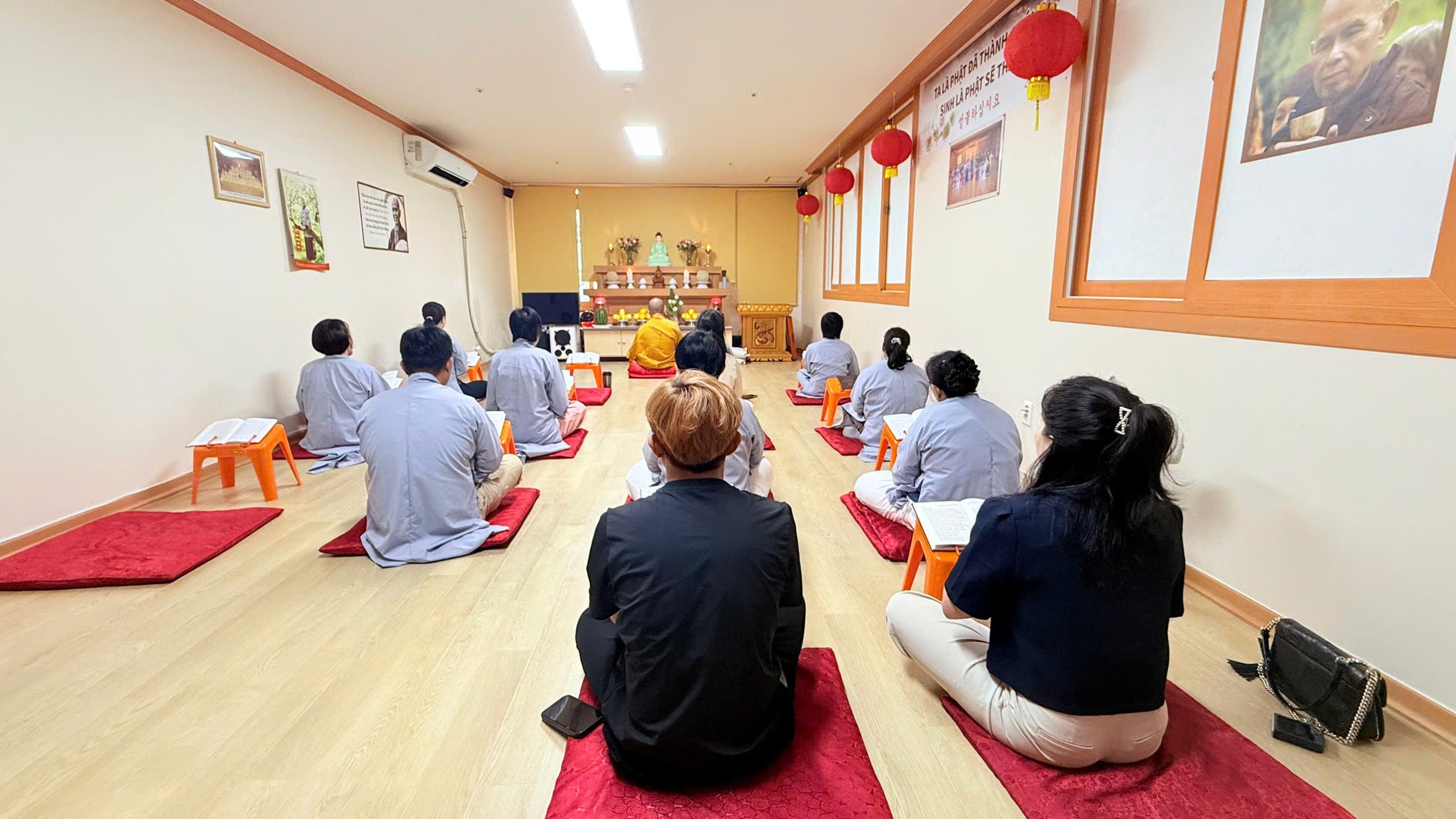 HÀN QUỐC: PHẬT TỬ KHU VỰC MIỀN TRUNG CHEONGJU TRANG NGHIÊM TỔ CHỨC KHÓA TU MỘT NGÀY AN LẠC TẠI TỊNH THẤT HUỆ CHIẾU插图1