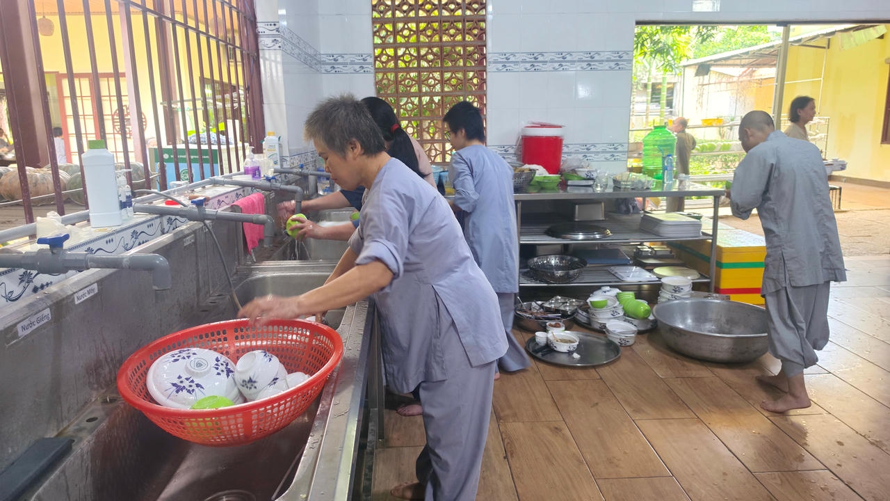 NHỮNG NGỌN LỬA ÂM THẦM NƠI TRAI ĐƯỜNG VẠN THIỆN插图2