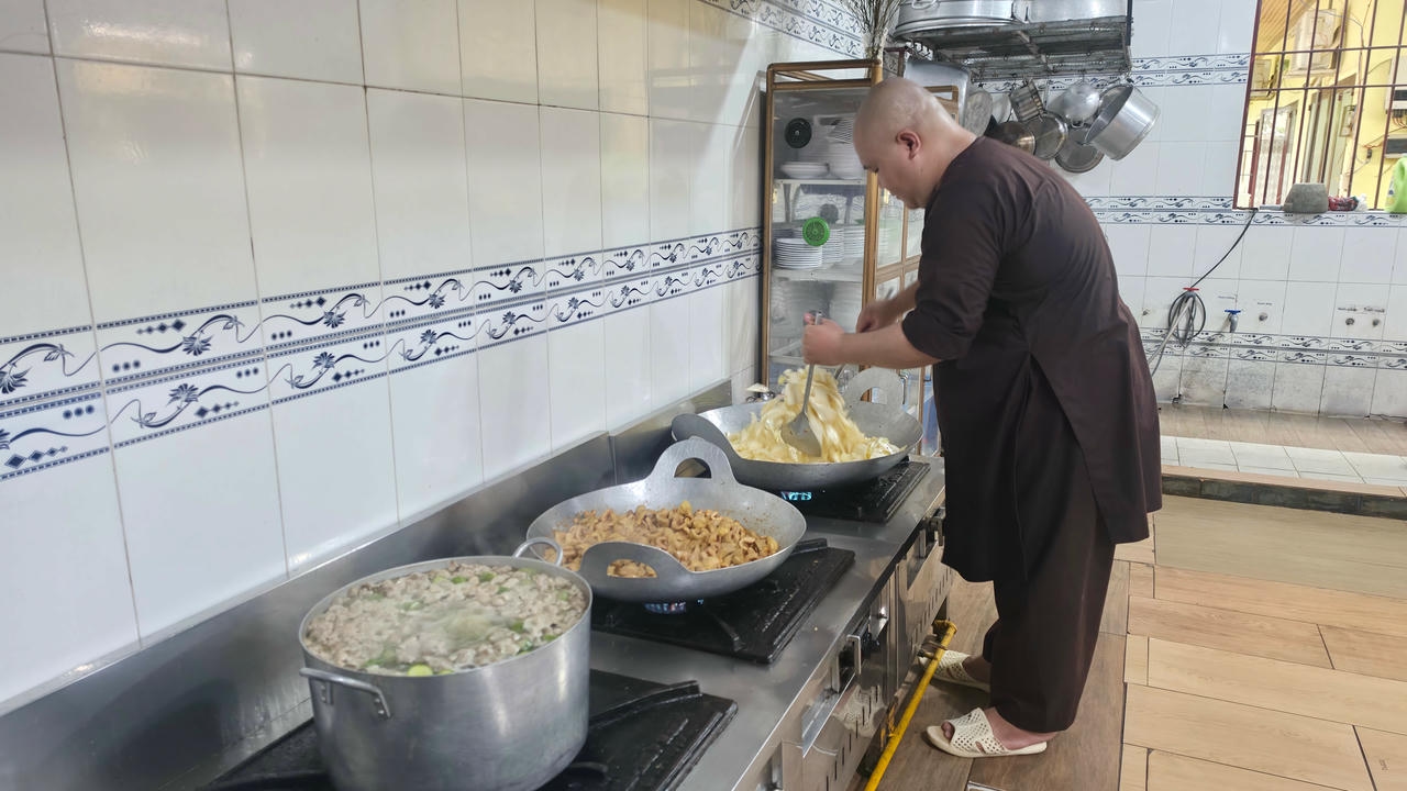 NHỮNG NGỌN LỬA ÂM THẦM NƠI TRAI ĐƯỜNG VẠN THIỆN插图5