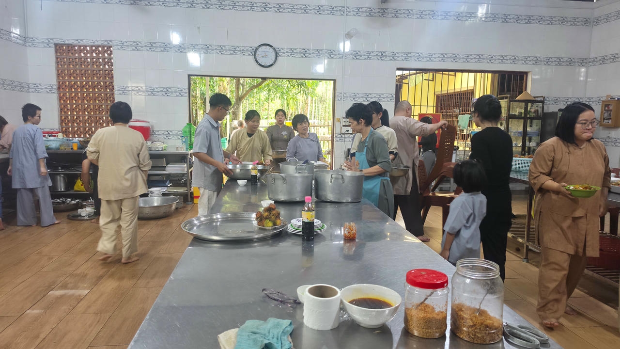 NHỮNG NGỌN LỬA ÂM THẦM NƠI TRAI ĐƯỜNG VẠN THIỆN插图6