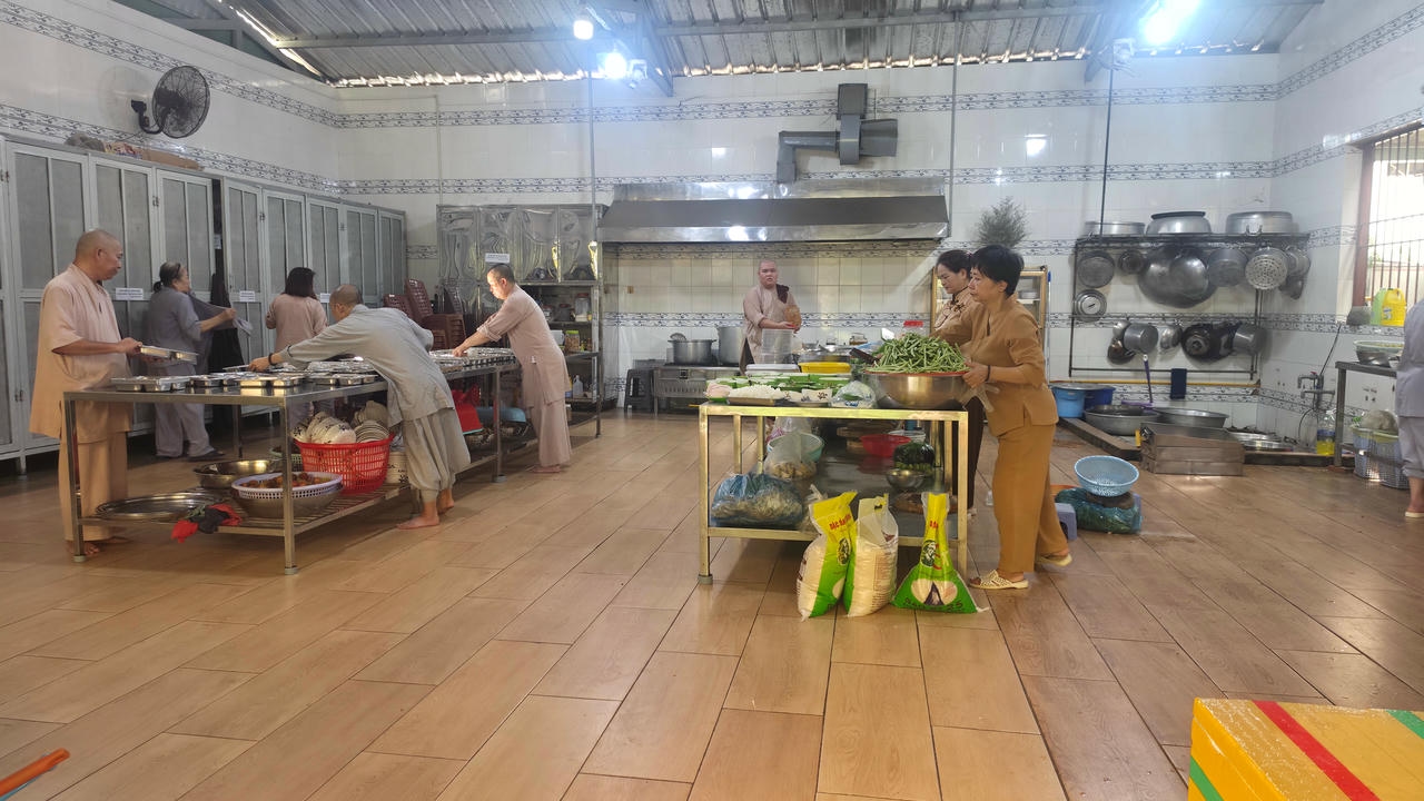 NHỮNG NGỌN LỬA ÂM THẦM NƠI TRAI ĐƯỜNG VẠN THIỆN插图11