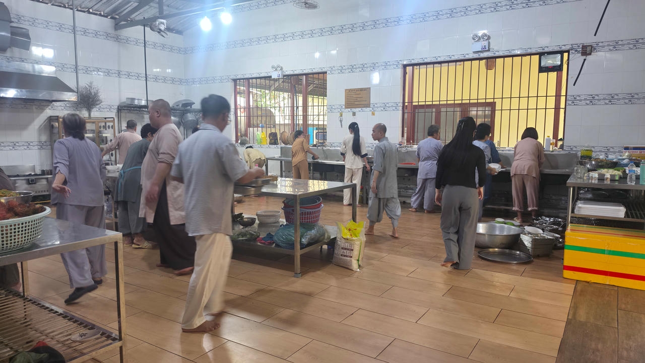 NHỮNG NGỌN LỬA ÂM THẦM NƠI TRAI ĐƯỜNG VẠN THIỆN插图14