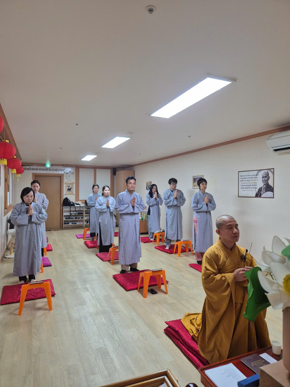 HÀN QUỐC: PHẬT TỬ KHU VỰC MIỀN TRUNG CHEONGJU TRANG NGHIÊM TỔ CHỨC KHÓA TU MỘT NGÀY AN LẠC插图
