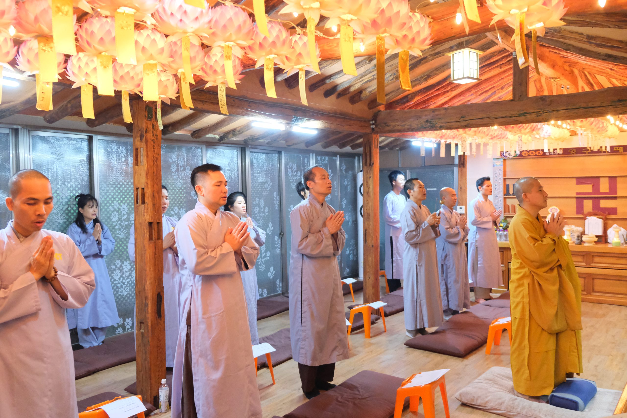 HÀN QUỐC: ĐẠO TRÀNG VIỆN CHUYÊN TU TẠI HÀN QUỐC TỔ CHỨC KHÓA TU BÁT QUAN TRAI GIỚI插图