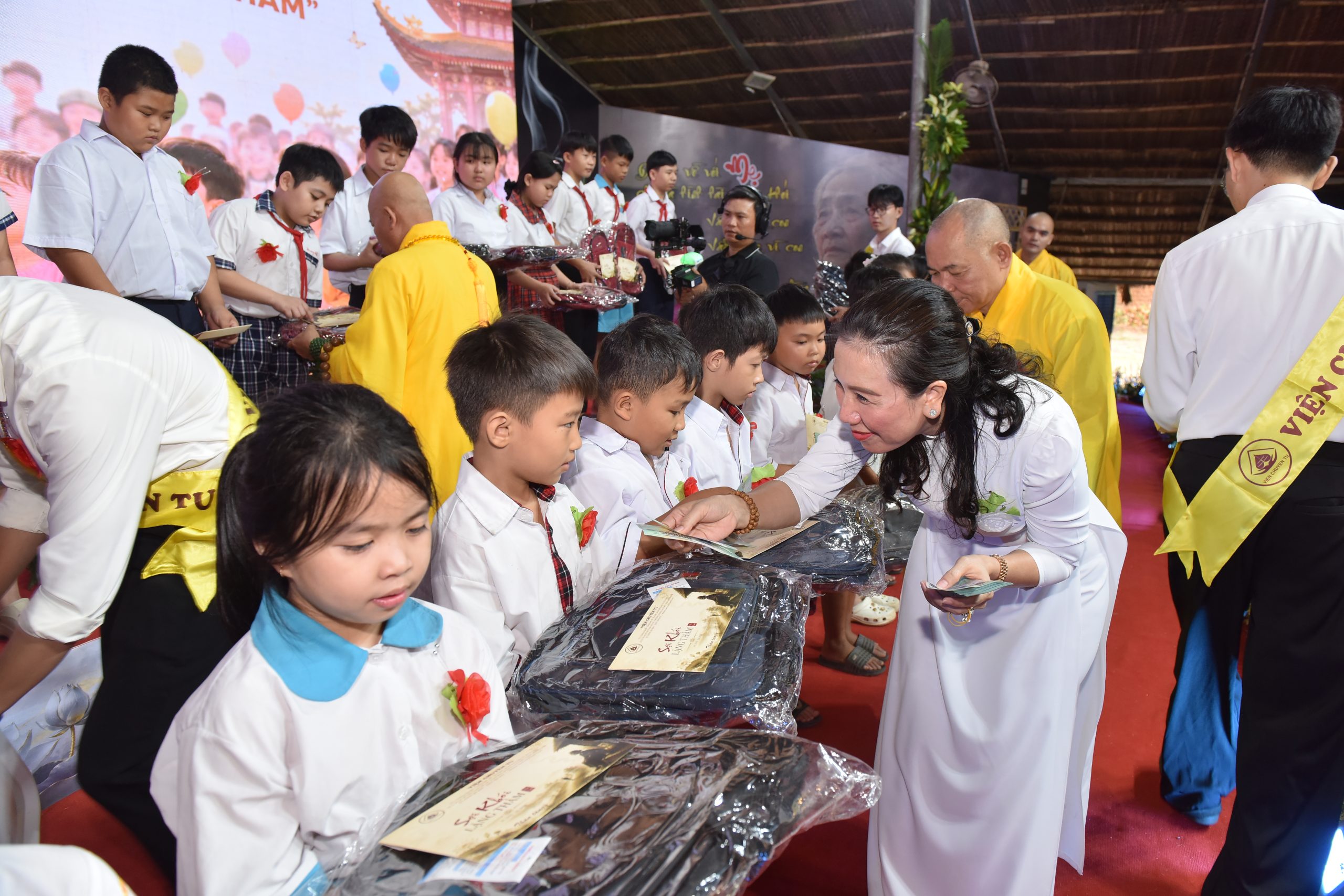 Vu Lan năm 2026 với chủ đề “SỢI KHÓI LẶNG THẦM” – một dòng thương nhớ mẹ插图22