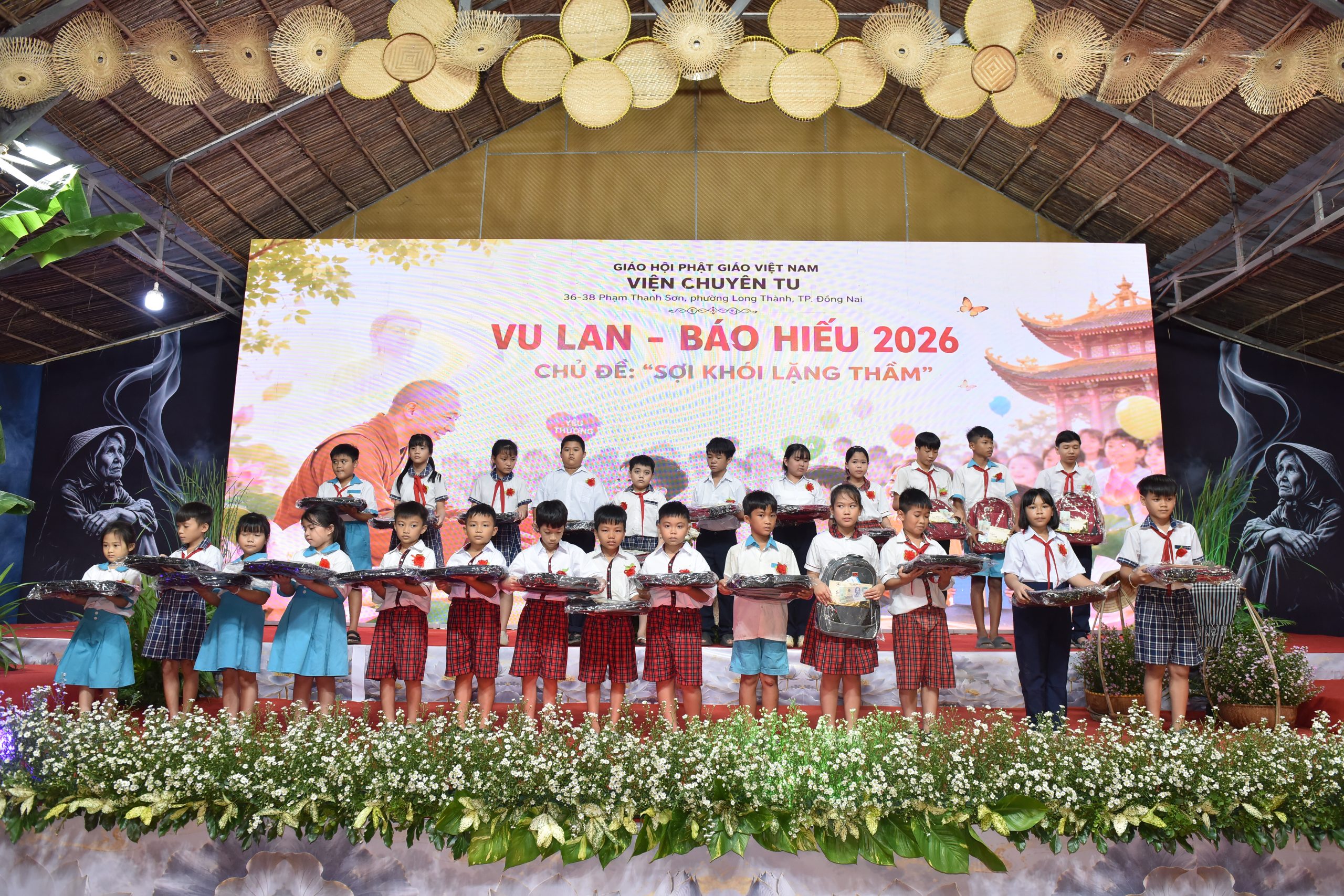 Vu Lan năm 2026 với chủ đề “SỢI KHÓI LẶNG THẦM” – một dòng thương nhớ mẹ插图23