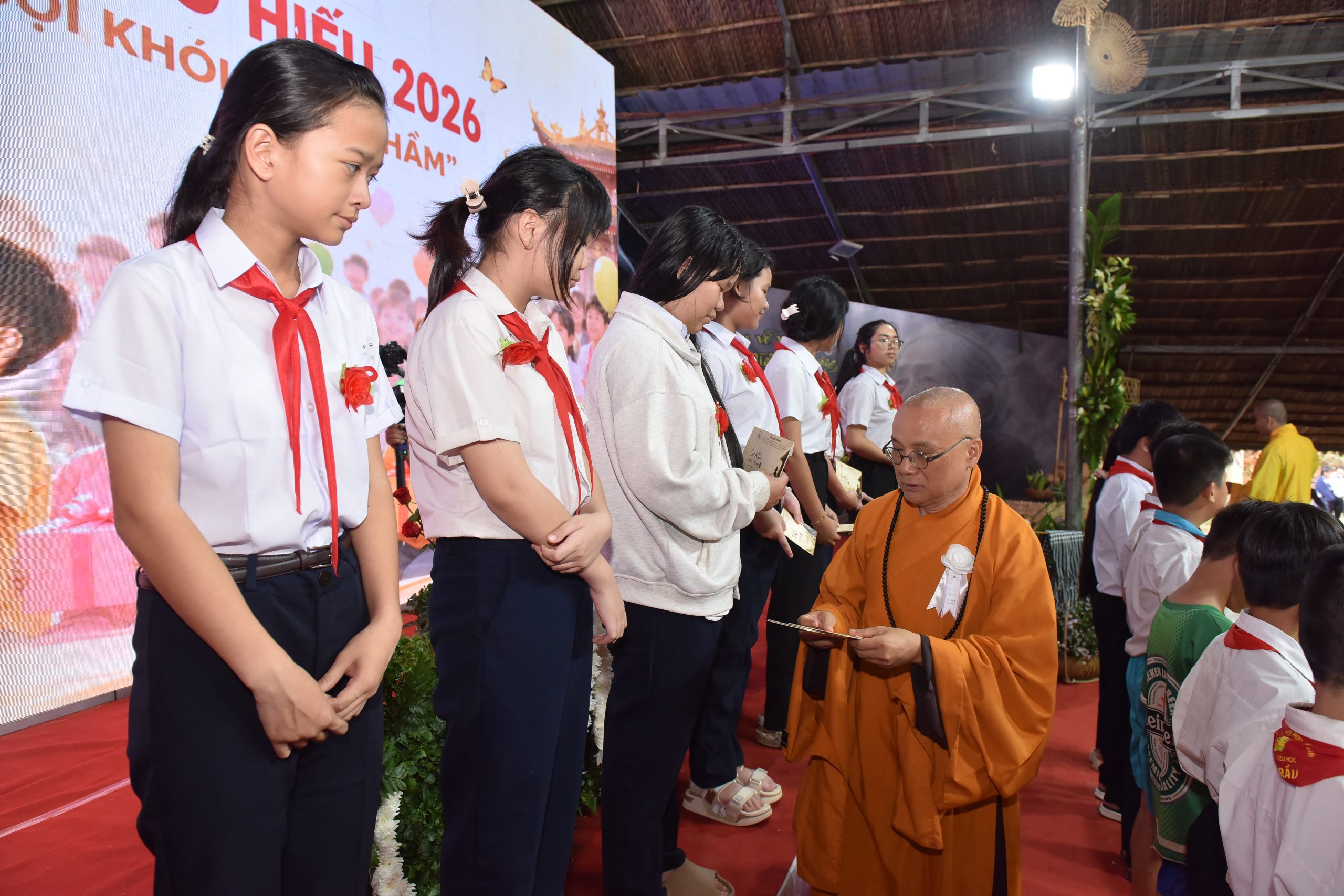 Vu Lan năm 2026 với chủ đề “SỢI KHÓI LẶNG THẦM” – một dòng thương nhớ mẹ插图21