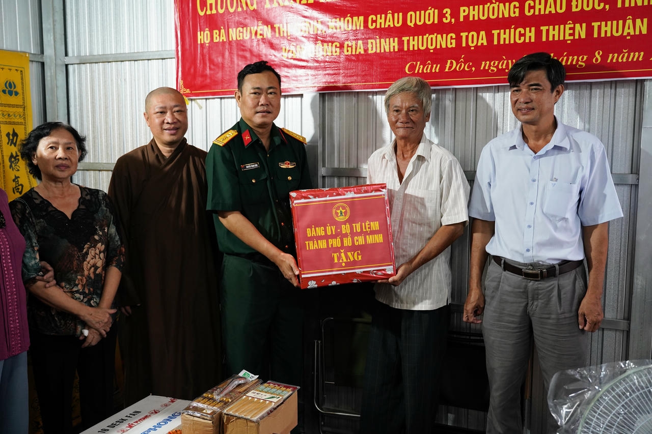 BÀN GIAO 03 CĂN NHÀ “TÌNH NGHĨA QUÂN – DÂN”插图8