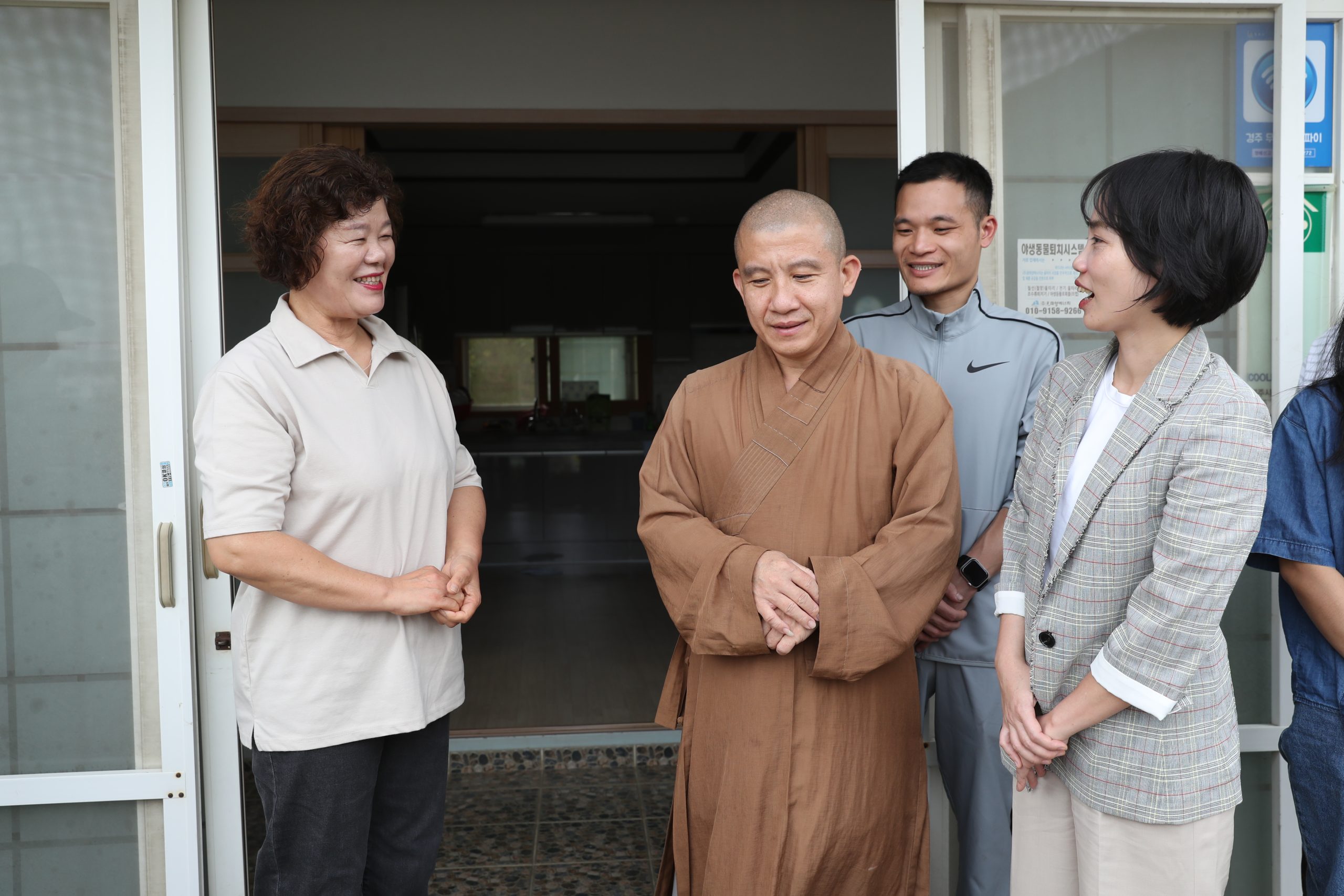 TẤM LÒNG NGƯỜI VIỆT NAM – GỬI TRỌN YÊU THƯƠNG ĐẾN NGƯỜI HÀN QUỐC插图2