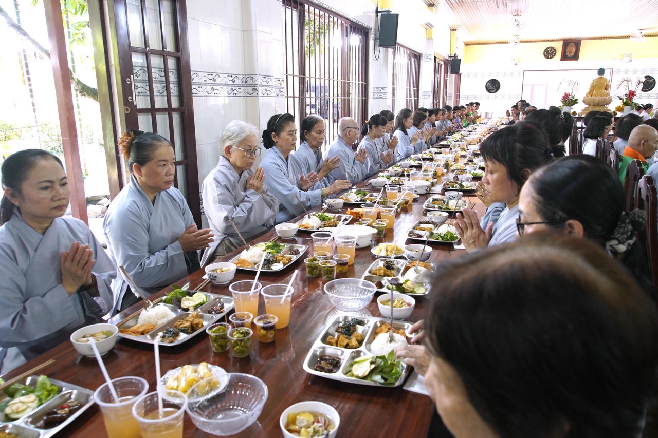 KHÓA TU BÁT QUAN TRAI GIỚI LẦN 3插图39
