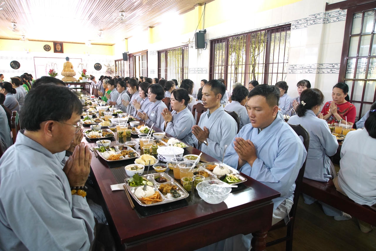 KHÓA TU BÁT QUAN TRAI GIỚI LẦN 3插图40